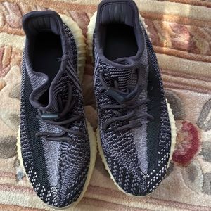 Yeezy Boost 350 V2 'Carbon'